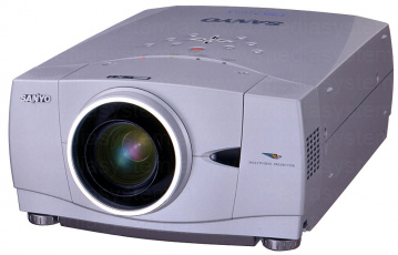Projektor Sanyo PLC-XP57L im Koffer